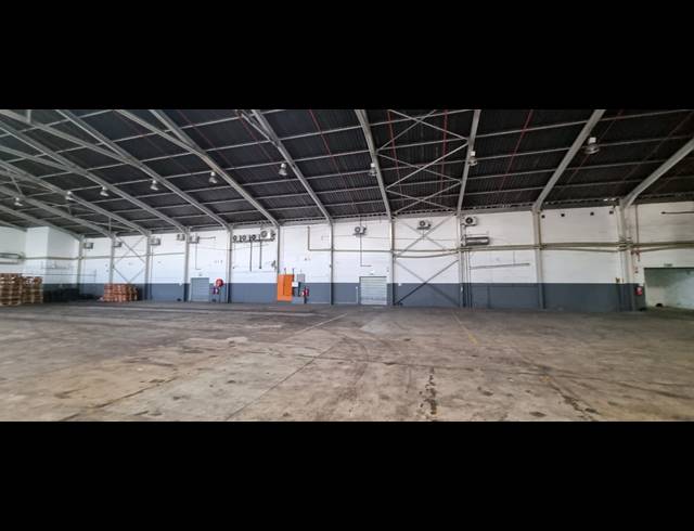 2,549M² WAREHOUSE TO LET IN AIRPORT INDUSTRIA